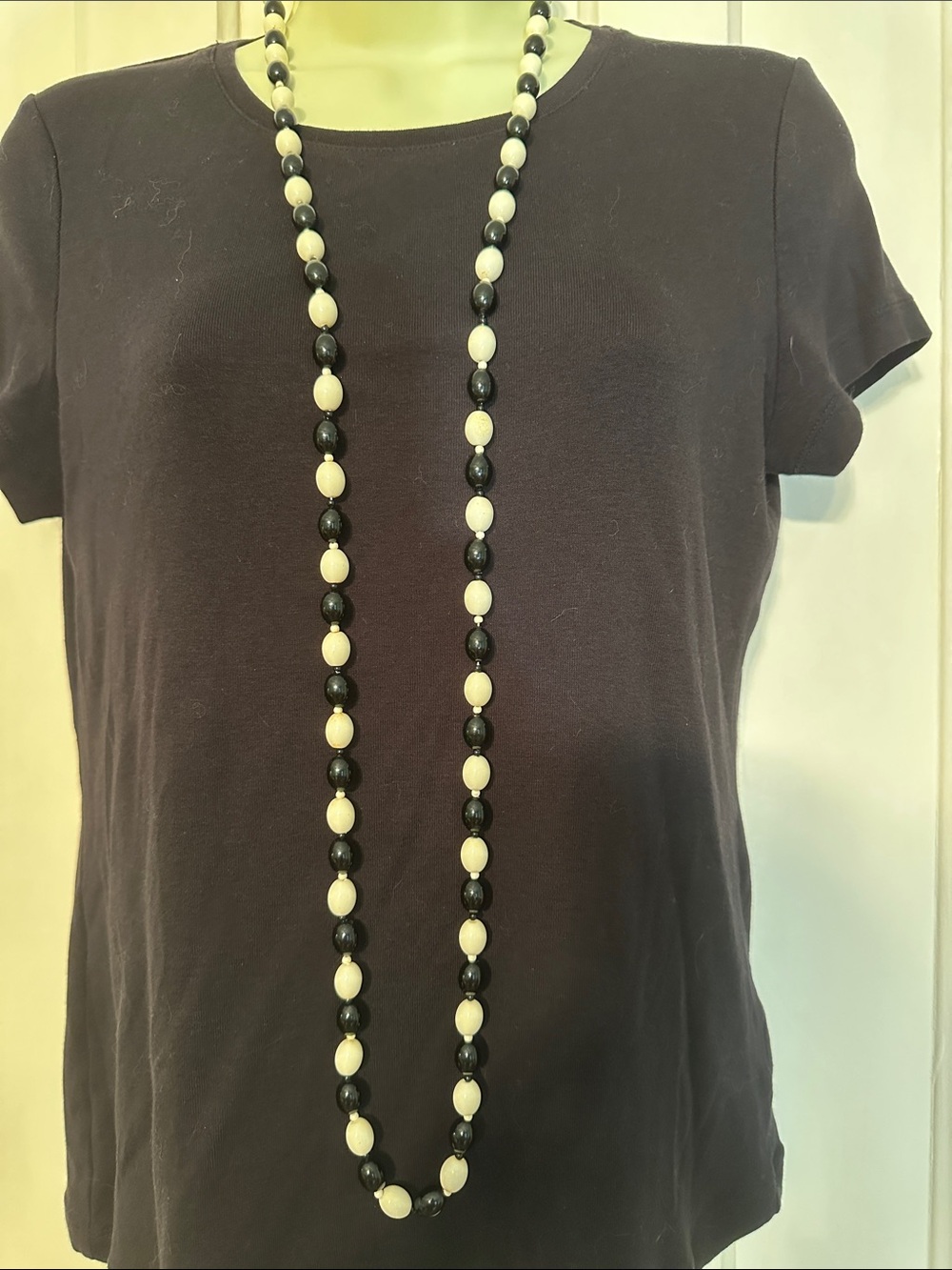 Vintage Mid Century Black & White Oval Bead Long‎ Necklace